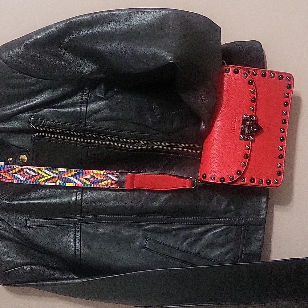 Croos body ok purse.